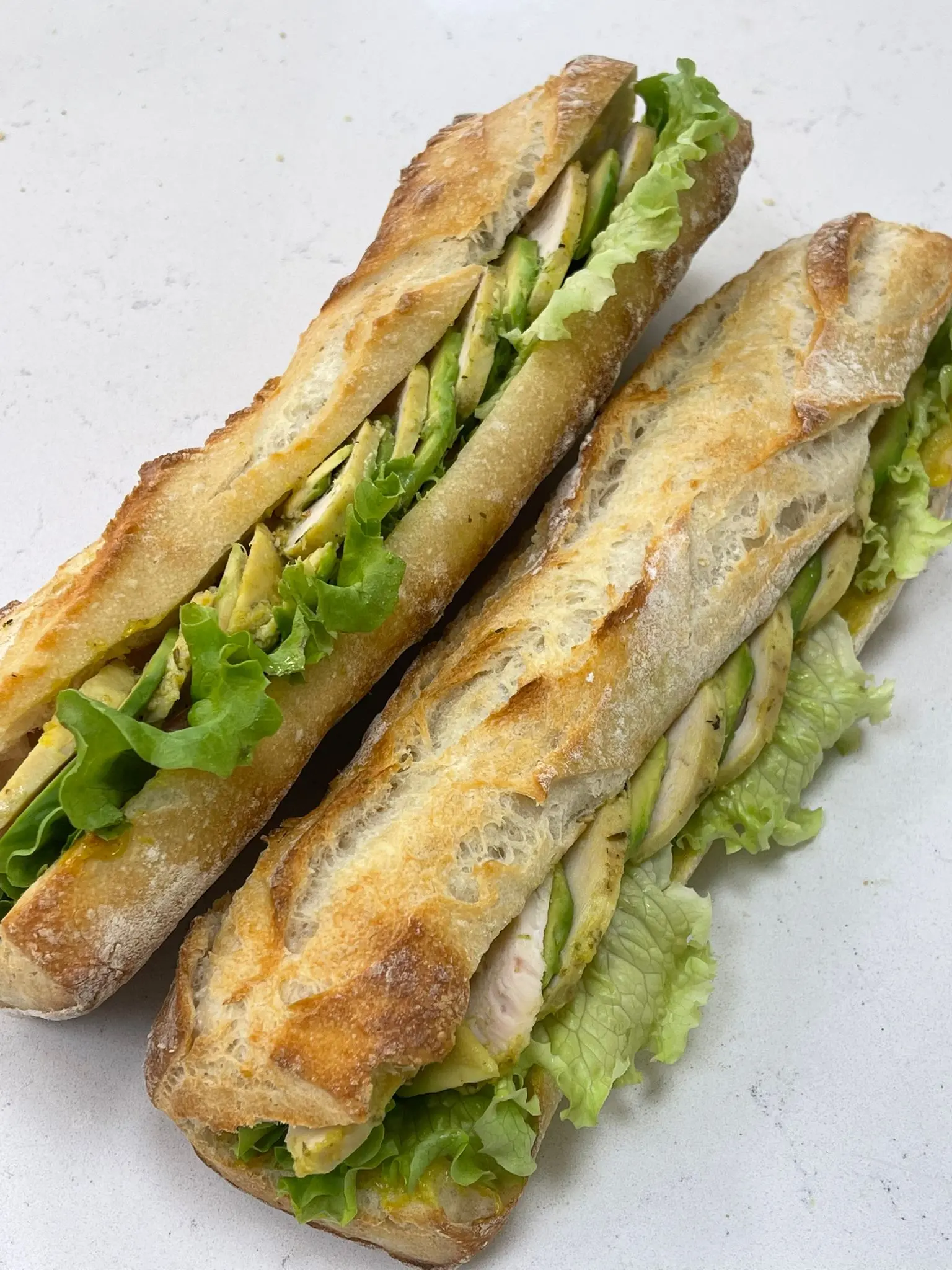 Sandwich poulet curry & avocat